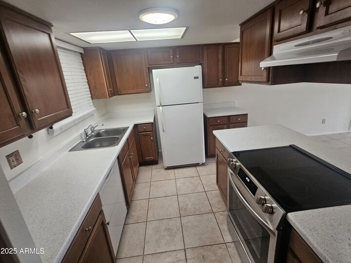 Property Photo:  3707 E Paradise Drive  AZ 85028