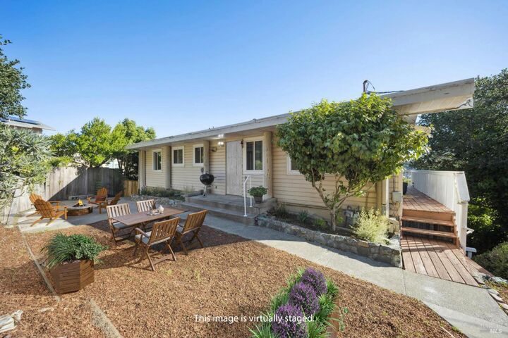 Property Photo:  16 Dutton Court  CA 94965