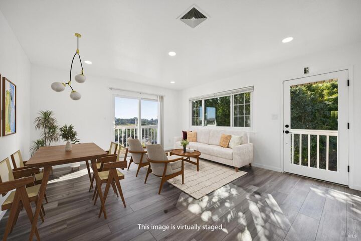 Property Photo:  16 Dutton Court  CA 94965