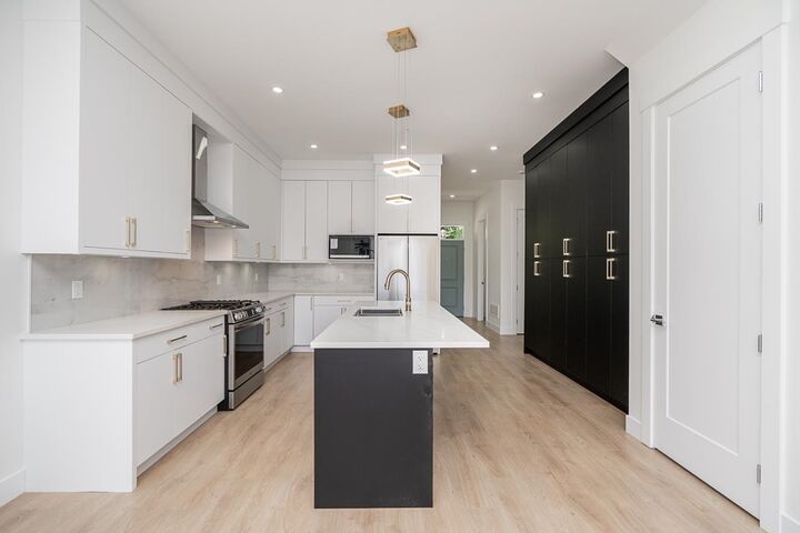 Property Photo: 20535 74B Avenue BC V2Y 3S8