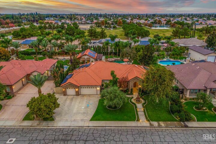 Property Photo: 15918 Clos Du Val Avenue CA 93314