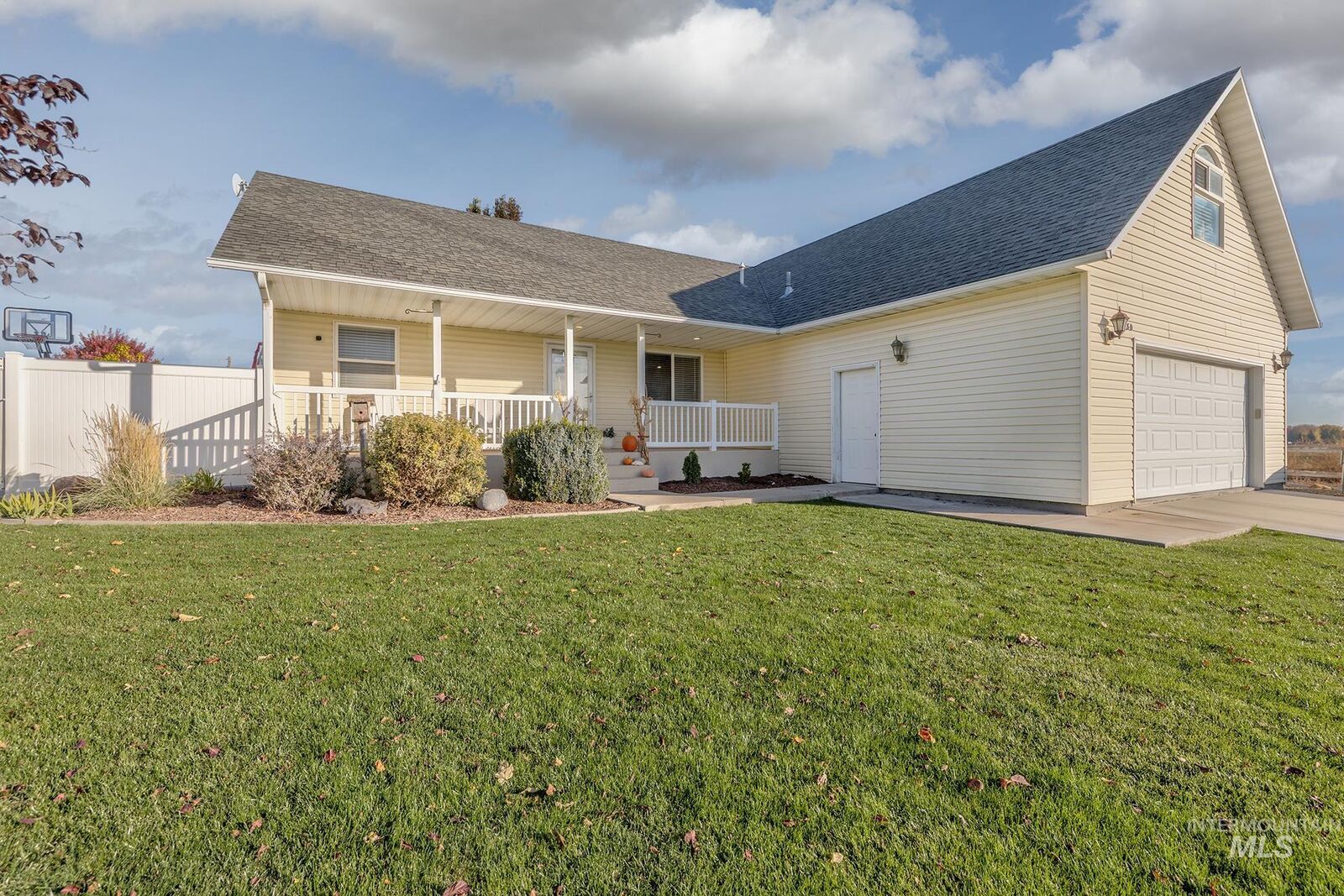 Property Photo:  2480 W 9th Street  ID 83672 
