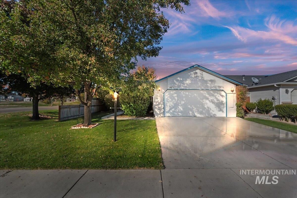 Property Photo:  8678 W Casa Grande Ct  ID 83714