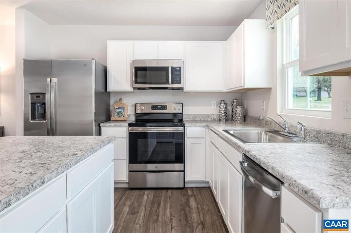 Property Photo:  200 Everglades Rd  VA 22923 