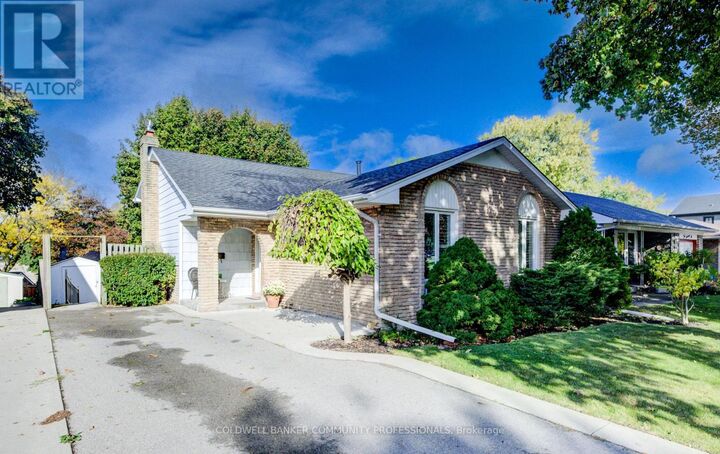 Property Photo:  280 Wendover Drive  ON L9C 5X8