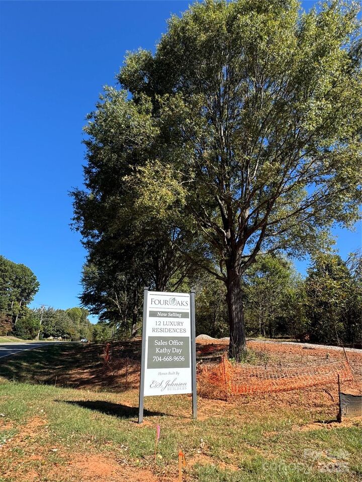 Property Photo: 7427 Kates Grove Way NC 28078