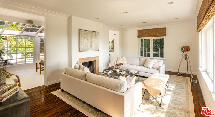 Property Photo:  1455 Belfast Dr  CA 90069