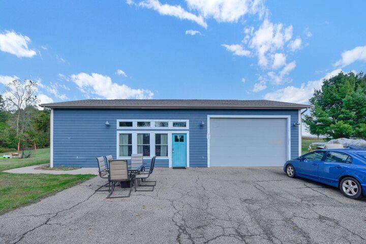 Property Photo: 4910 Deeds Road OH 43023