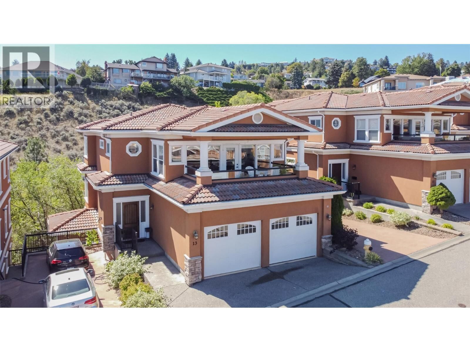 Property Photo:  875 Sahali Terrace 13  BC V2C 6W8