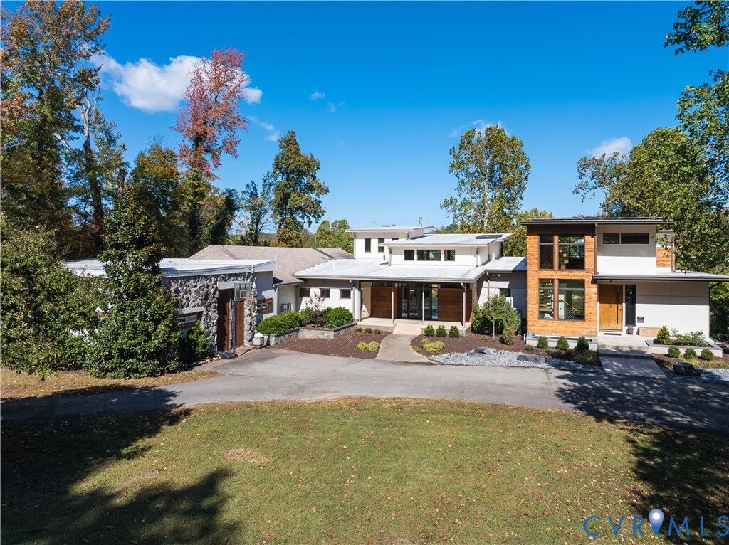 Property Photo: 9712 Cherokee Road VA 23235