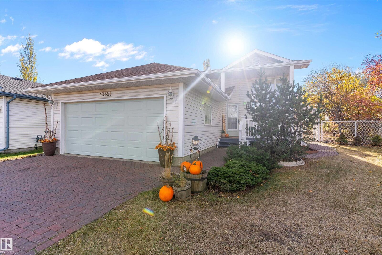 Property Photo:  13851 131 Avenue NW  AB T5L 5A6
