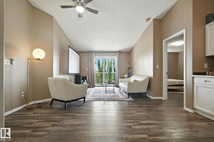Photo de la propriété:  9525 162 Avenue NW 327  AB T5Z 3V2