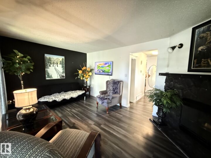 Property Photo:  3127 109 Street NW  AB T6J 3E6 