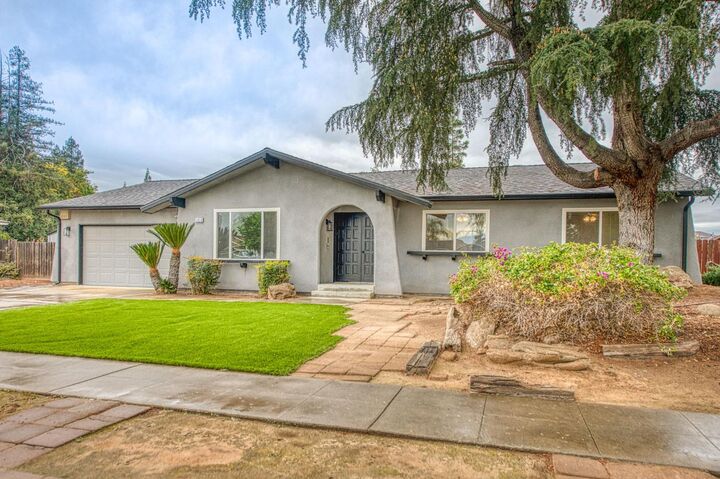 Property Photo:  2058 W Vartikian Avenue  CA 93711