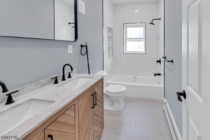 Property Photo:  147 E Jersey St  NJ 07206 