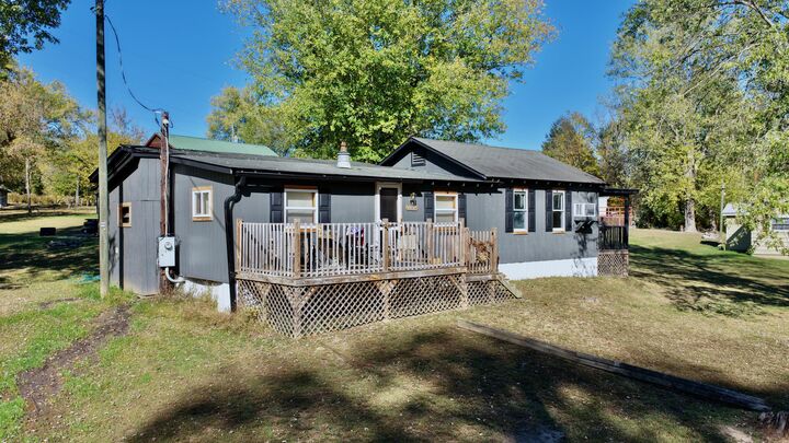 Property Photo:  283 South Dr  WV 24910