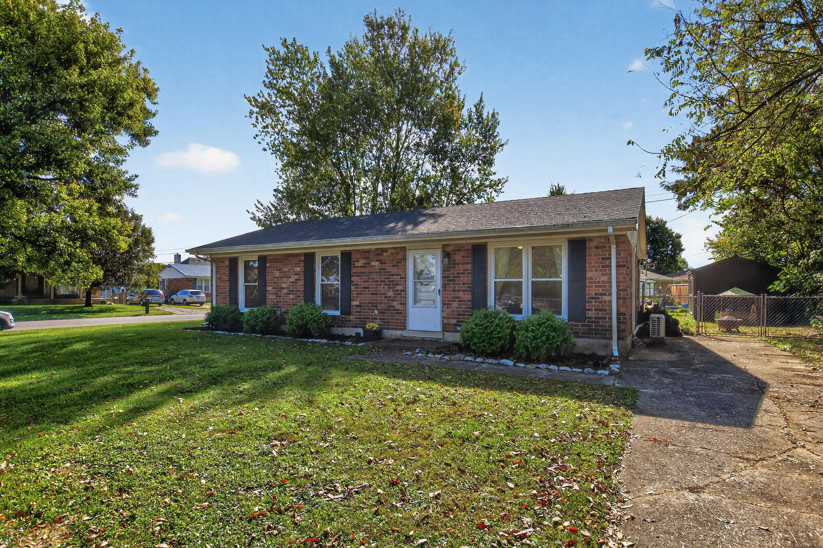 Property Photo:  199 Dunroven Road  KY 40383