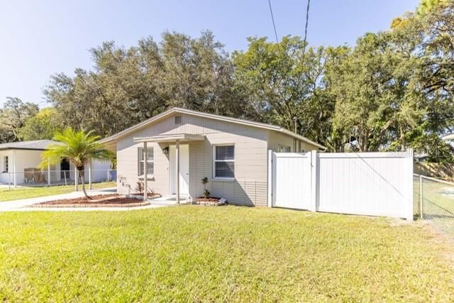 Property Photo:  4318 Berkley Drive  FL 33610 