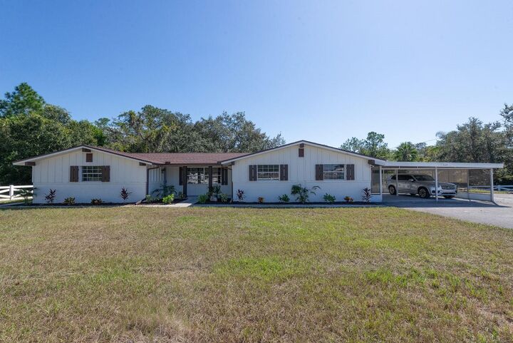 Property Photo: 9640 Hilltop Drive FL 34654