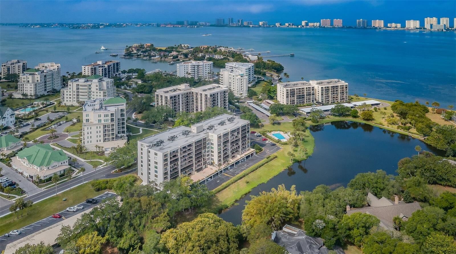 Property Photo:  220 Belleview Boulevard 305  FL 33756 
