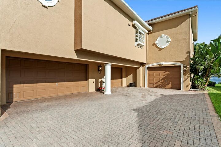 Property Photo:  6429 Rubia Circle  FL 33572