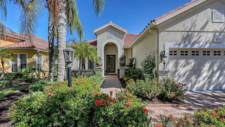 Property Photo:  7656 Portstewart Drive  FL 34202