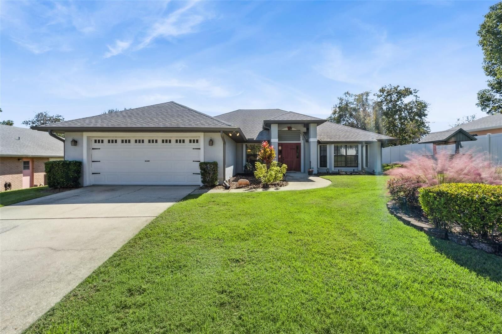 Property Photo: 812 White Birch Court FL 32763