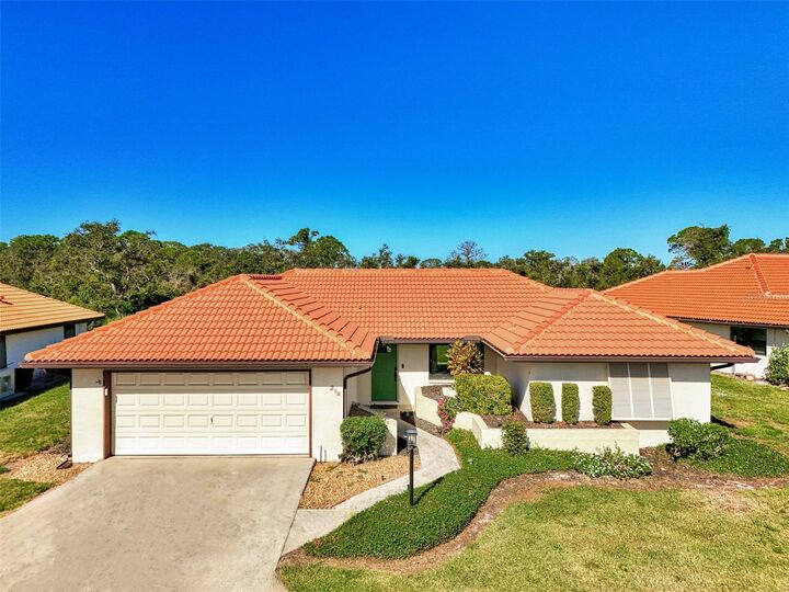 Property Photo:  218 Laurel Hollow Drive 10  FL 34275