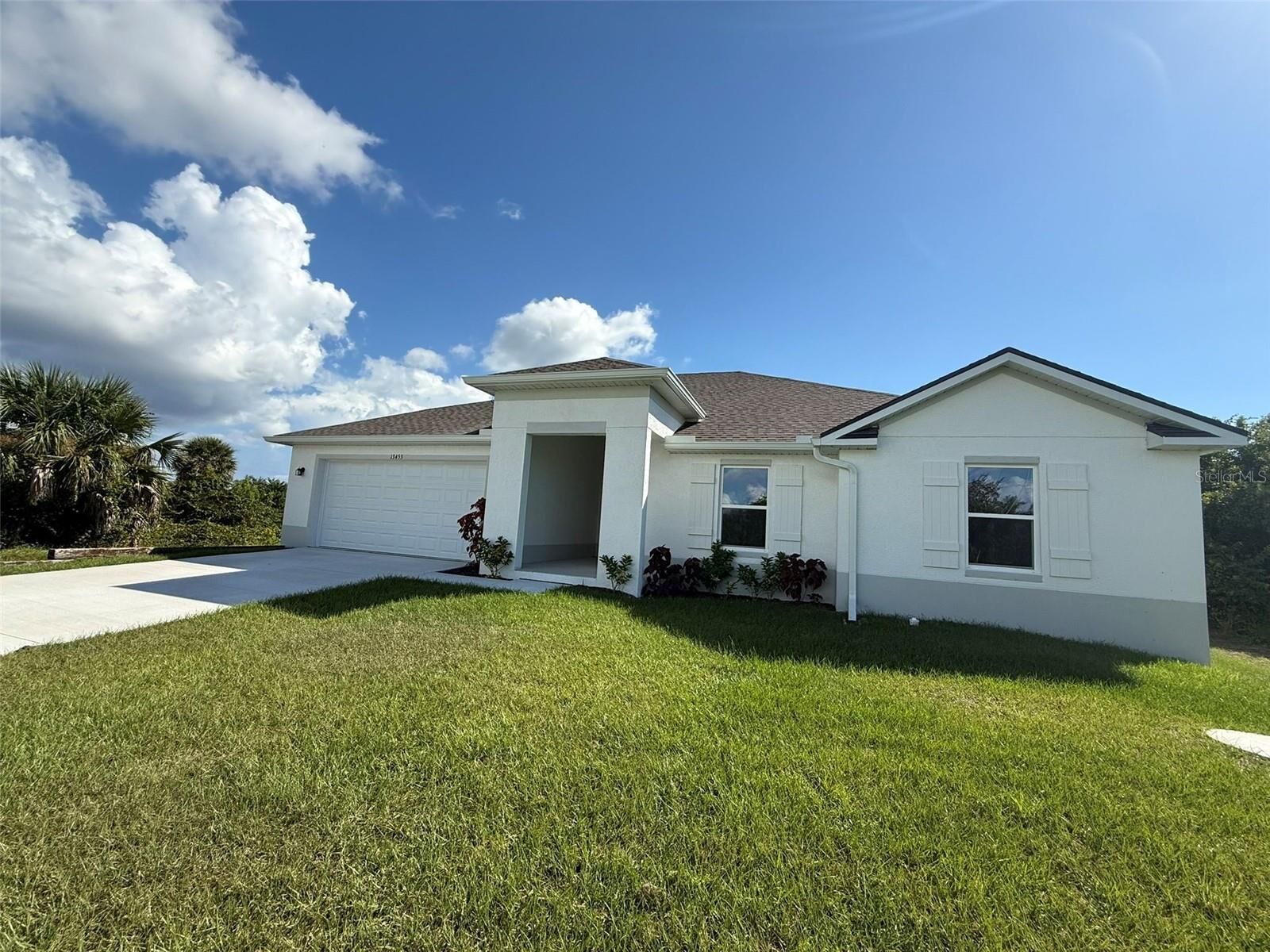 Property Photo:  13453 Kitchener Avenue  FL 33981 