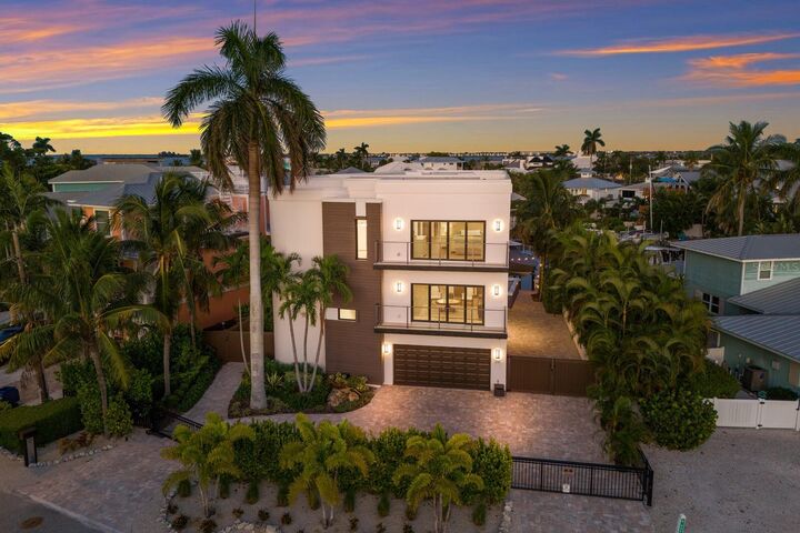 201 N Harbor Drive  Holmes Beach FL 34217 photo