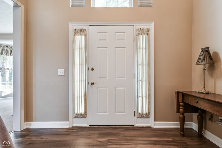 Property Photo:  5305 Breakers Way  IN 46033