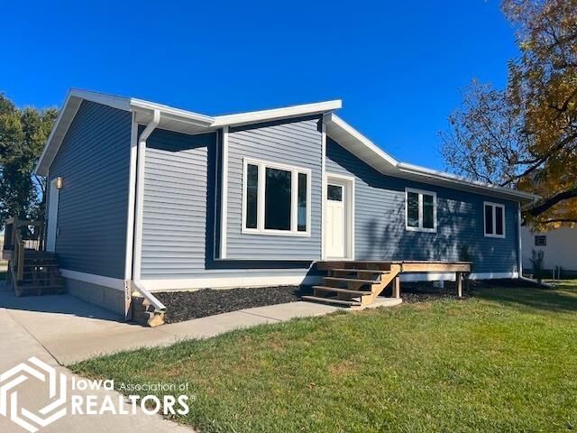 Property Photo:  1519 Davis Avenue  IA 50112 