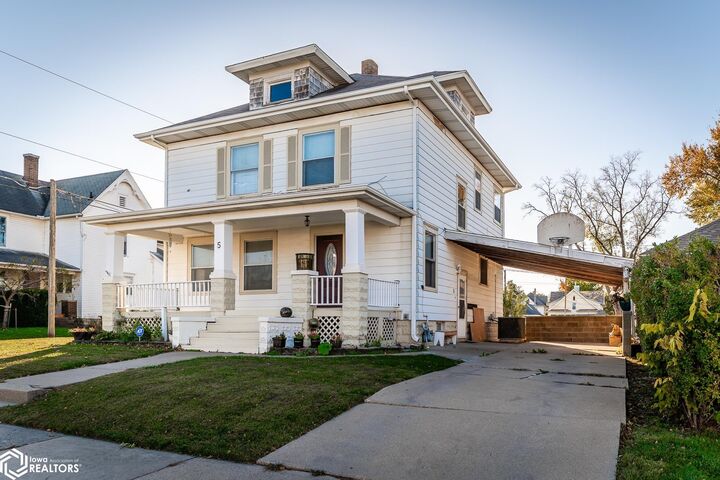 5 S 8th Street  Marshalltown IA 50158 photo