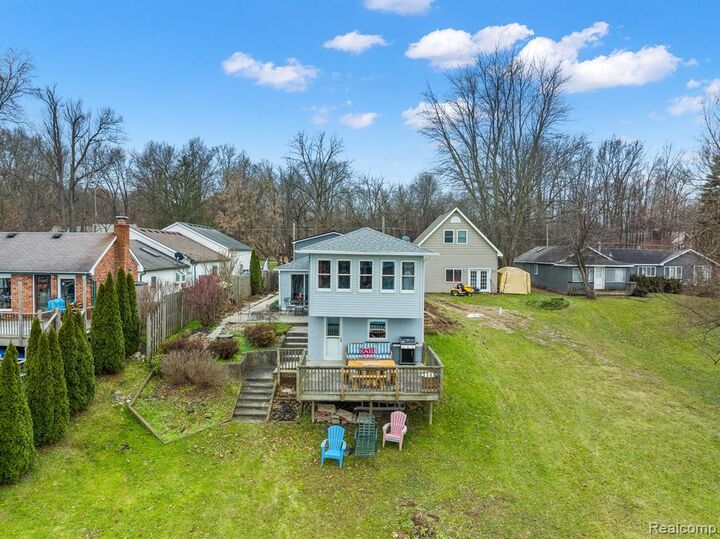 Property Photo:  3529 Lakeview Drive  MI 48462 9278