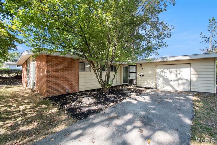 Property Photo:  13 Bayberry Lane  MO 63033