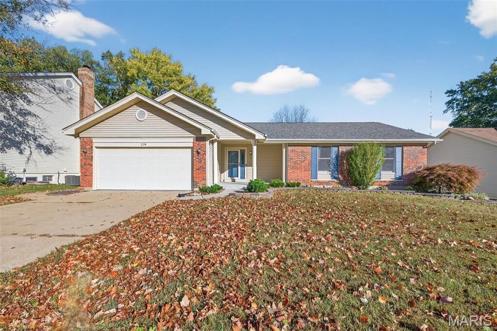 Property Photo:  228 Hunters Pointe Drive  MO 63304 