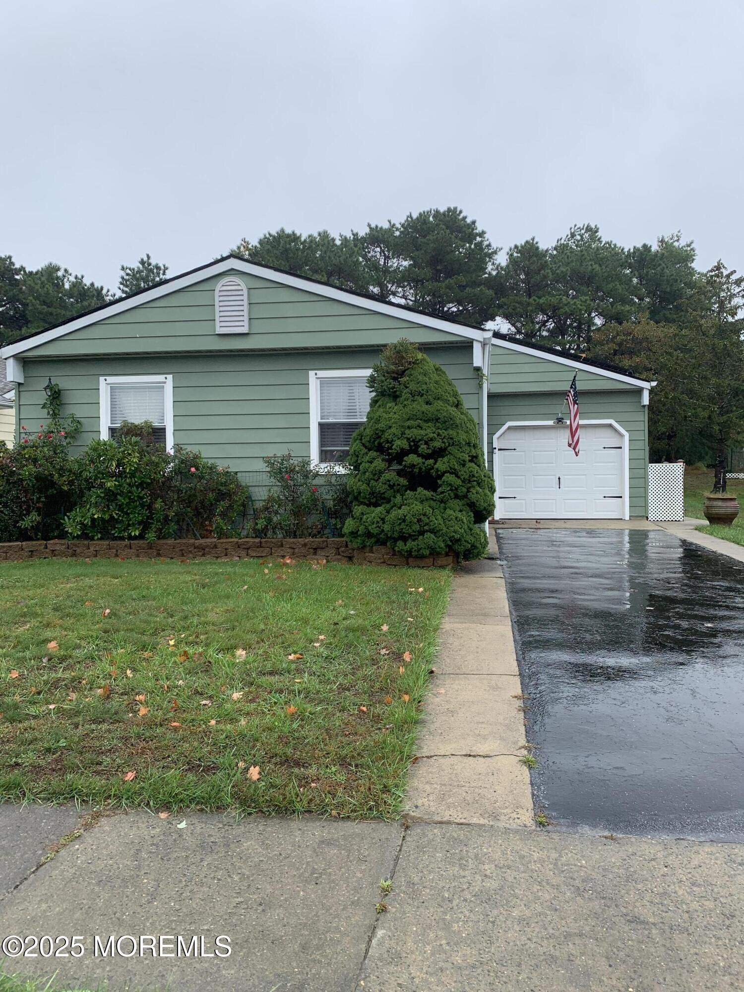 Property Photo:  87 Chesterfield Lane  NJ 08757 