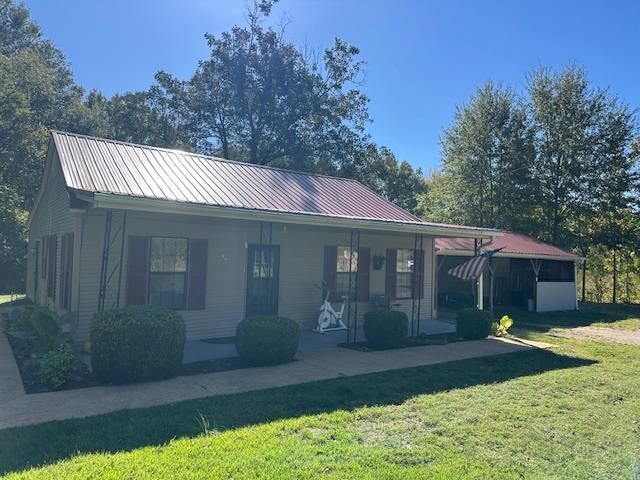 Property Photo: 330 S 6th St TN 38375