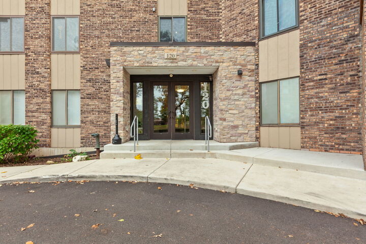 Property Photo: 120 Lakeview Drive 514 IL 60108