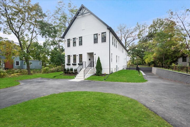 1302 Waukegan Road  Northbrook IL 60062 photo