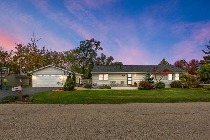 Property Photo:  315 Grand Boulevard  IL 60084