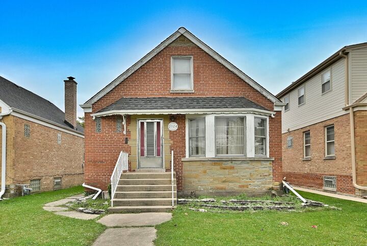 Property Photo:  2504 Leyden Avenue  IL 60171
