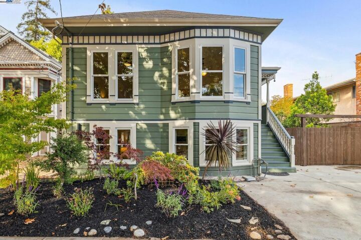 Property Photo:  2151 Alameda Avenue  CA 94501