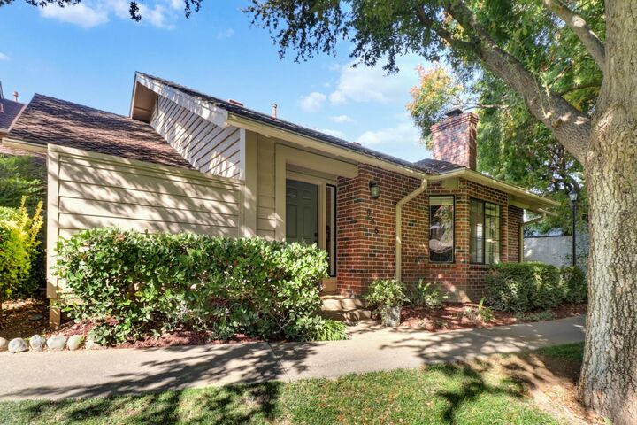 Property Photo:  956 W Cross Street  CA 95695