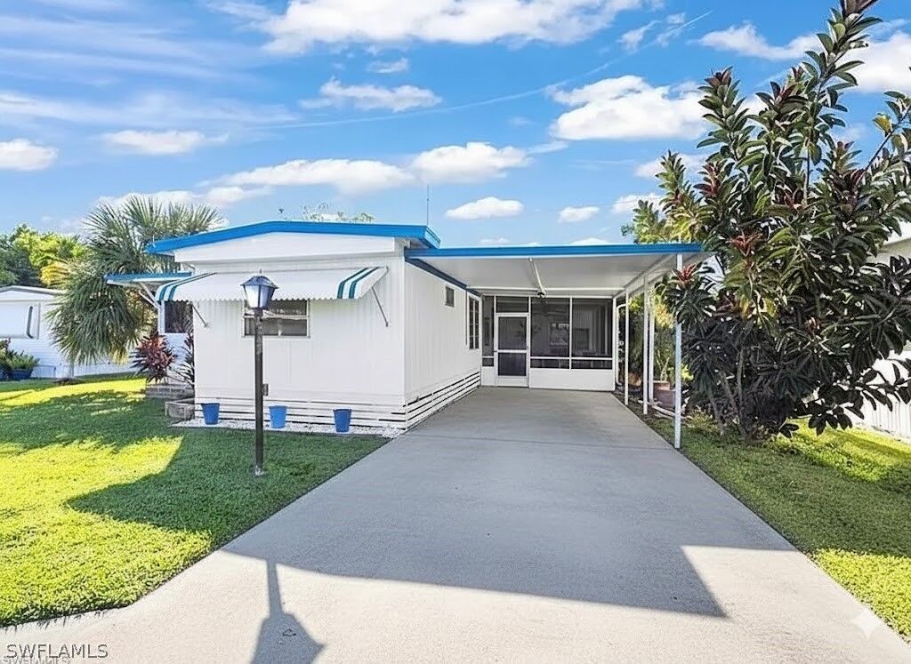 Property Photo:  123 Cedar Lane 42  FL 34114 