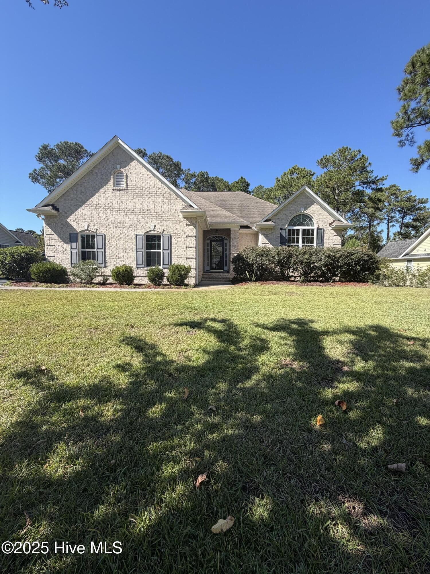Property Photo:  102 Whimbrel Way  NC 28443 