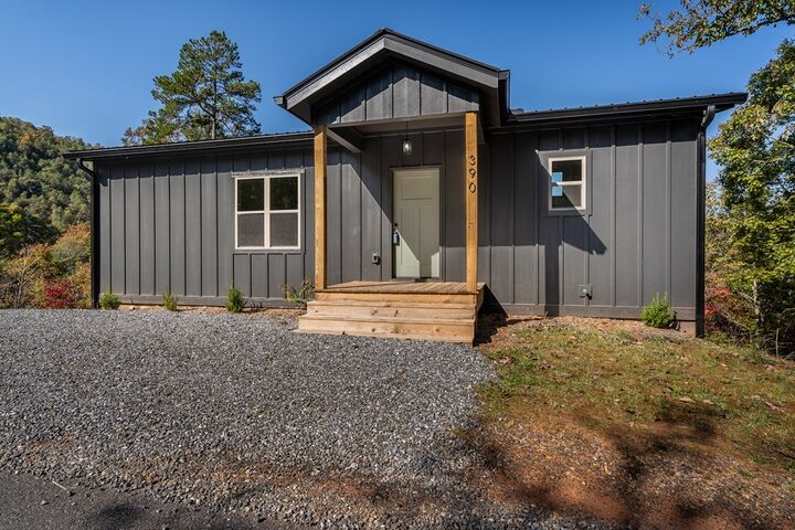 Property Photo:  390 Fiddlers Way  NC 28902