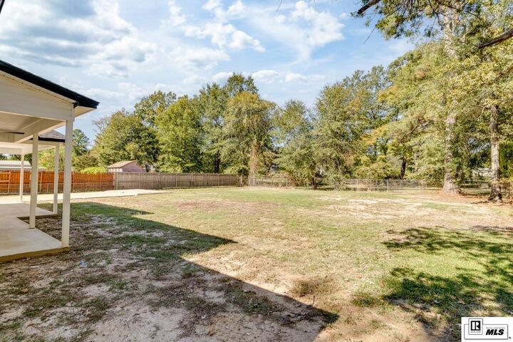 Property Photo:  1106 Otis Street  LA 71291