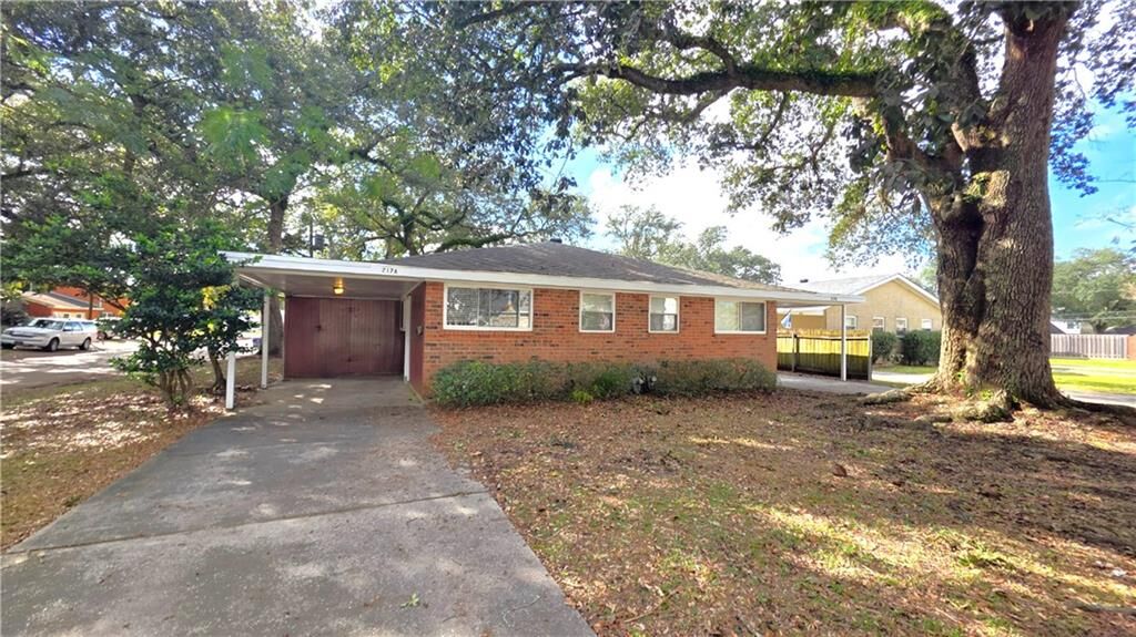 Property Photo: 217 Ave A LA 70037