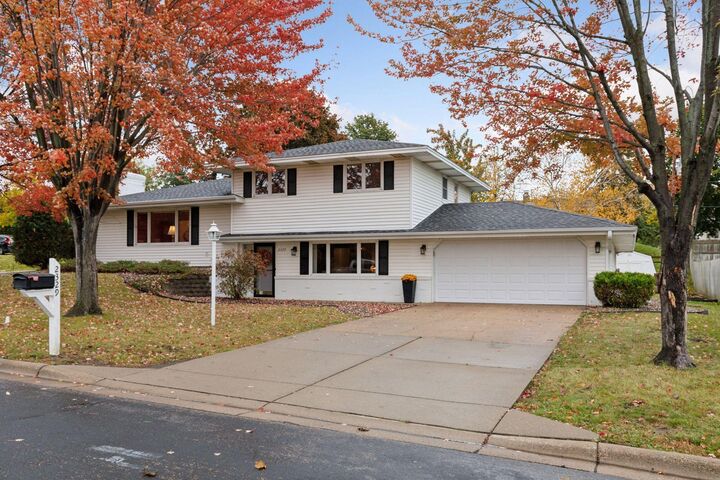 Property Photo:  2329 Explorer Court  MN 55337